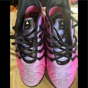 COPY - Nike Vapormax “Be true” sneakers.